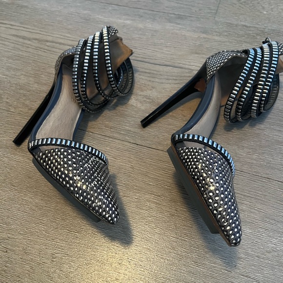 L.A.M.B snakeskin black, white and dark grey print stillettos. 4.5 inch heel. - Picture 8 of 11